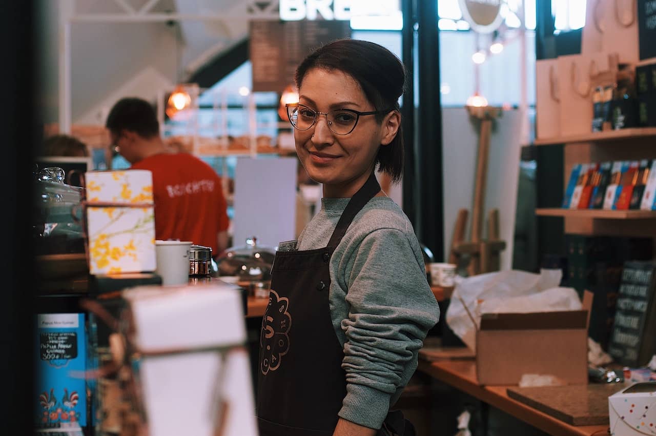 Barista beim Arbeiten